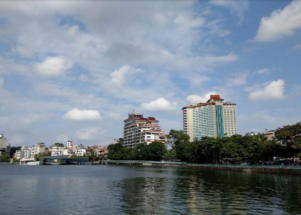 Hanoi Lake View has the most favorable location in the city