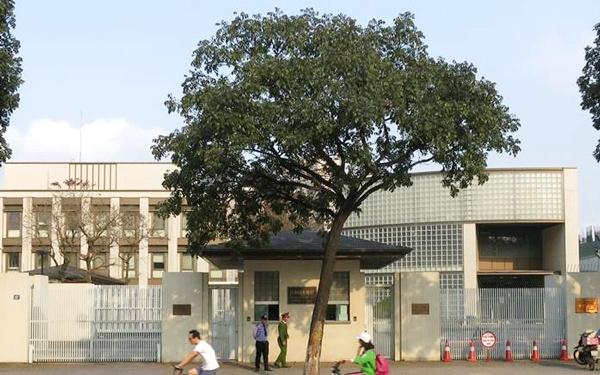 Đại sứ quán Nhật Bản nằm trên đường Liễu Giai, quận Ba Đình, cách căn hộ Lancaster khoảng 1,4km