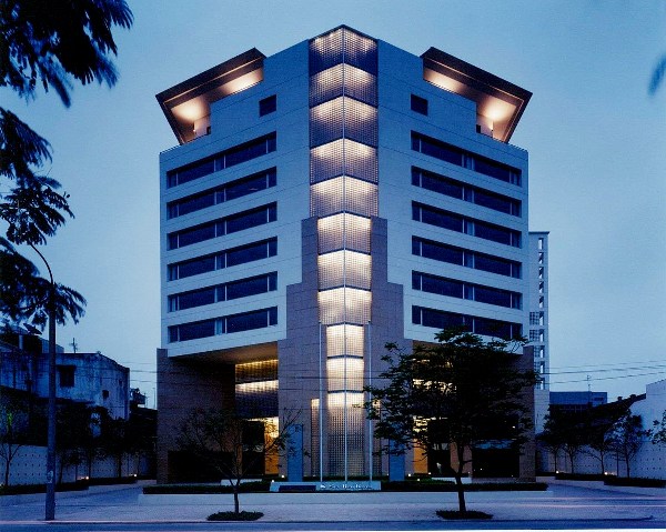 Tòa nhà được thiết kế theo phong cách kiến trúc của Nhật Bản