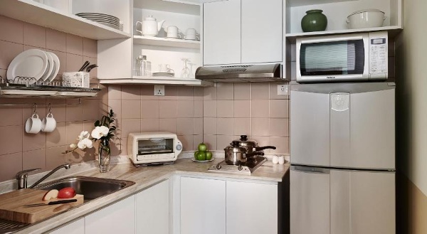 Cho thuê căn hộ Pan Pacific 01 Thanh Niên Phòng bếp với đầy đủ đồ dùng nhà bếp, phù hợp với những khách thuê ở gia đình