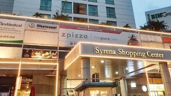 Syrena Shopping Center is located in the complex of Fraser Suites apartment