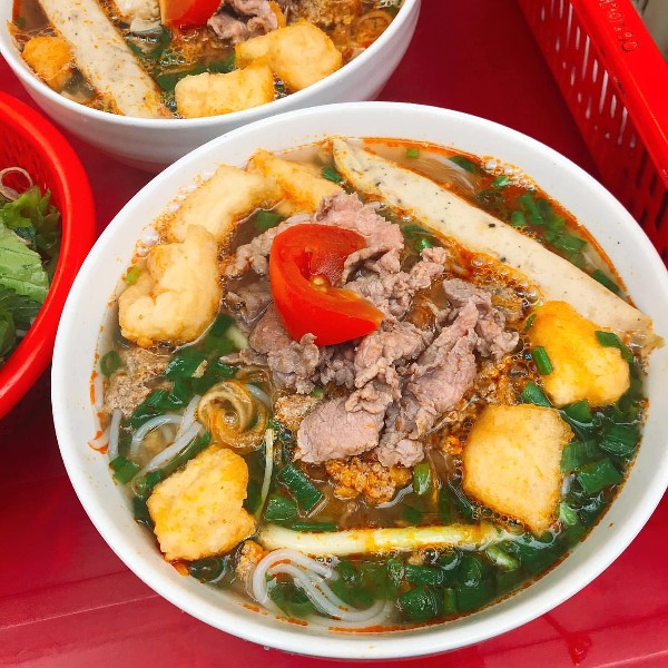 Bún riêu là món ăn đặc sản ở Hà Nội 