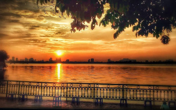 Những điểm du lịch nổi tiếng ở Hà Nội - Hồ Tây