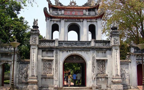 Famous tourist attractions in Hanoi - Quan Thanh Temple