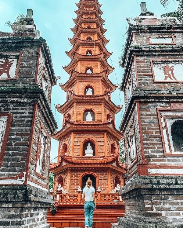 Famous tourist attractions in Hanoi - Tran Quoc Pagoda