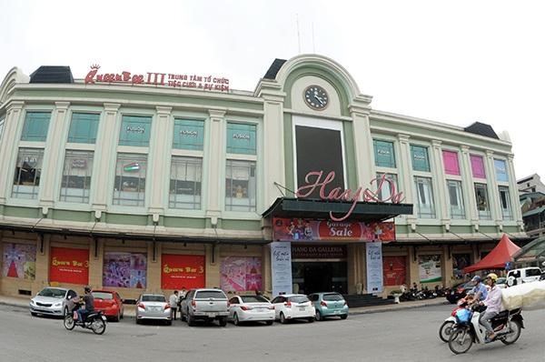 Hang Da Market is one of the shopping places in Hanoi that tourists can visit