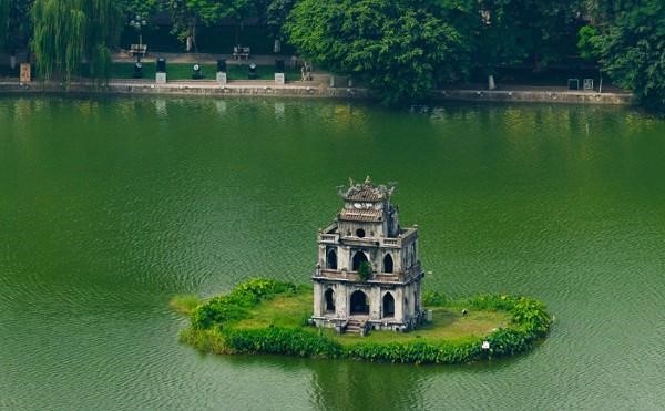 Popular tourist attractions in Hanoi - Hoan Kiem Lake